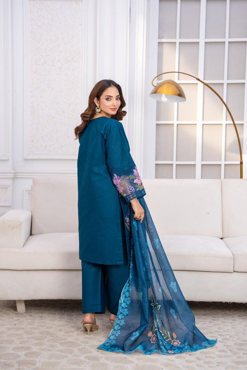 EMBROIDERED LIGHT KHADDAR 3 PIECE SUIT