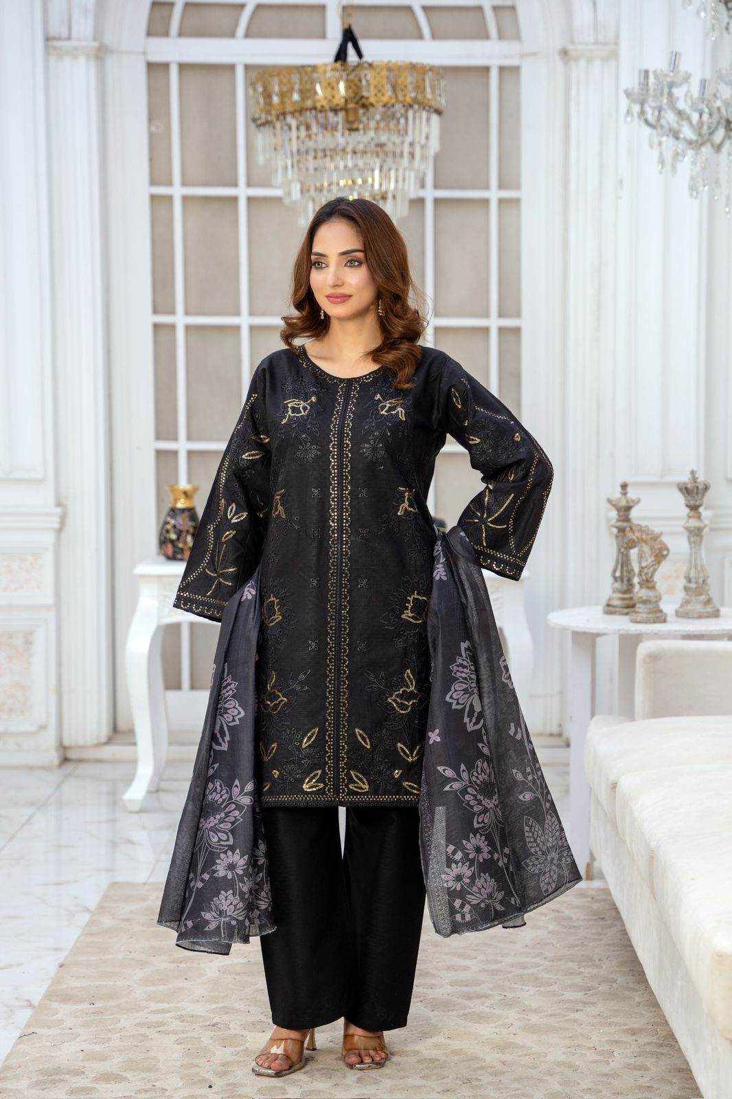 EMBROIDERED LIGHT KHADDAR 3 PIECE SUIT