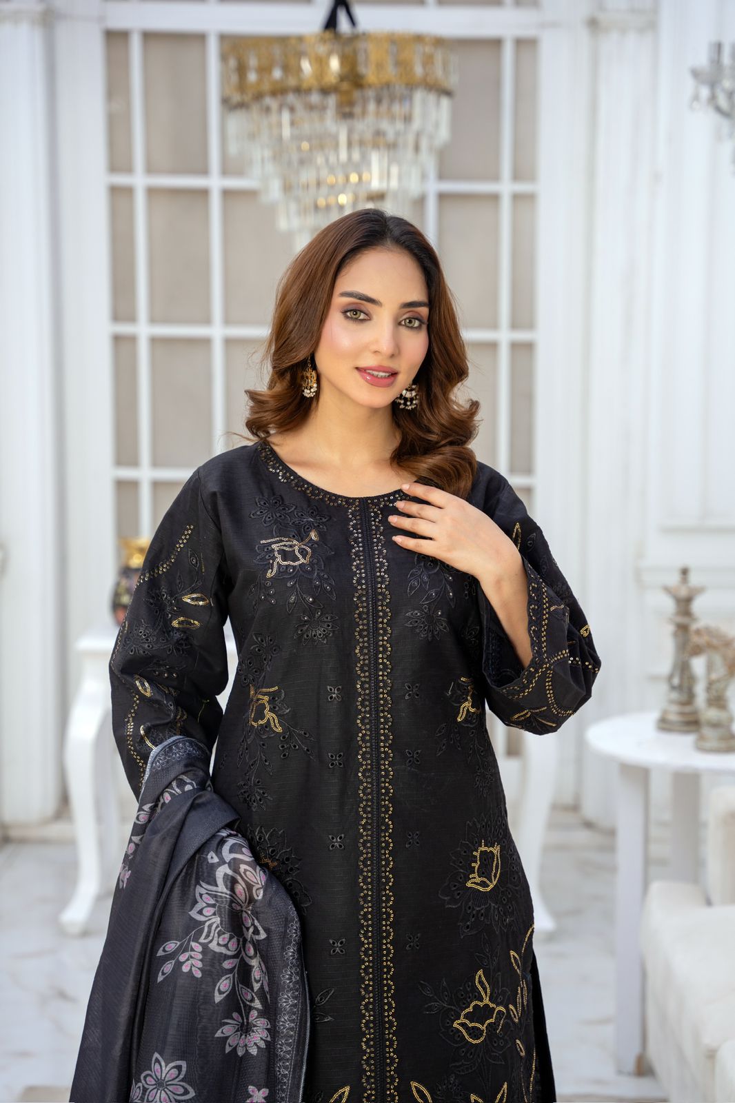 EMBROIDERED LIGHT KHADDAR 3 PIECE SUIT