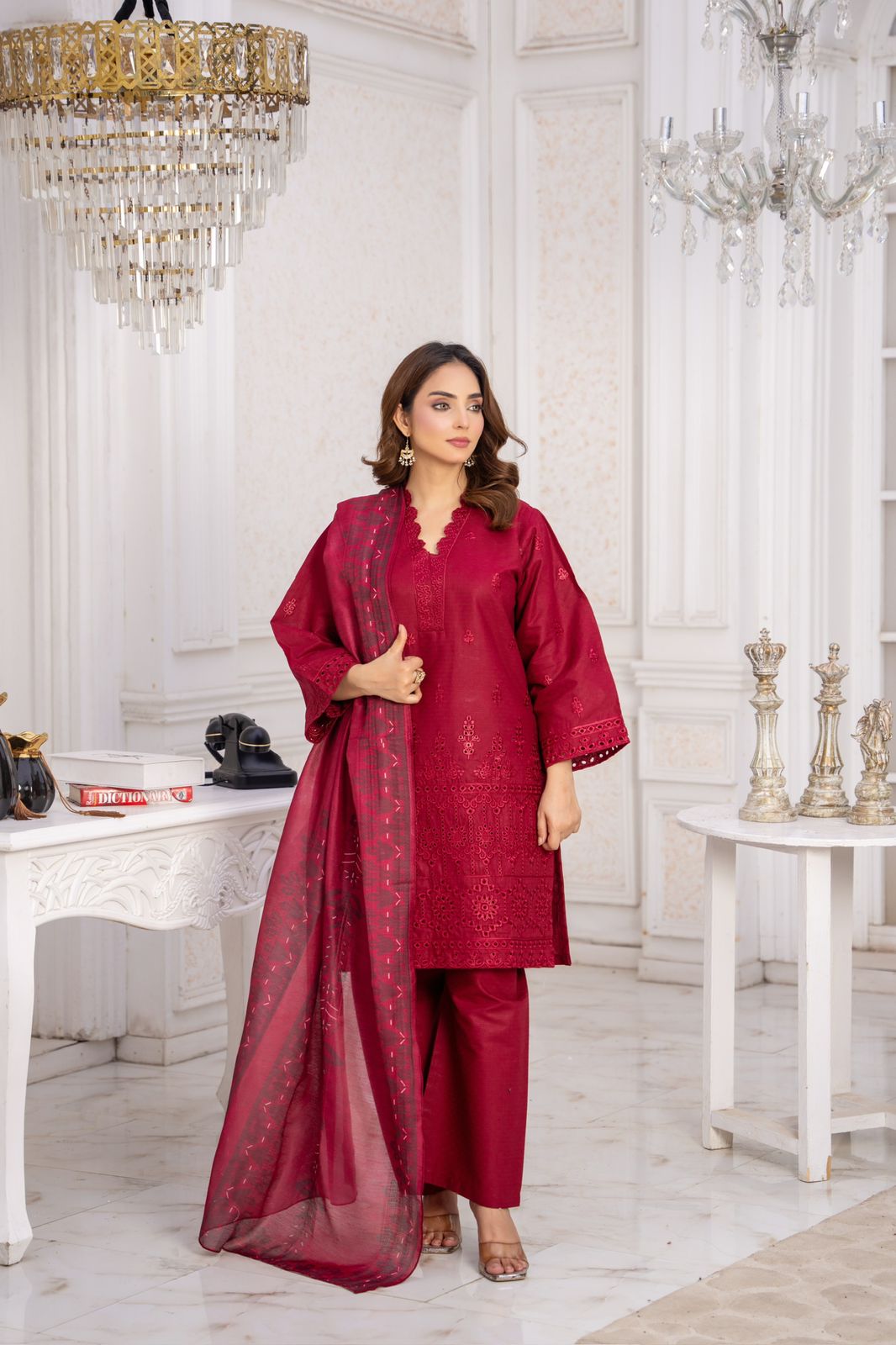EMBROIDERED LIGHT KHADDAR 3 PIECE SUIT