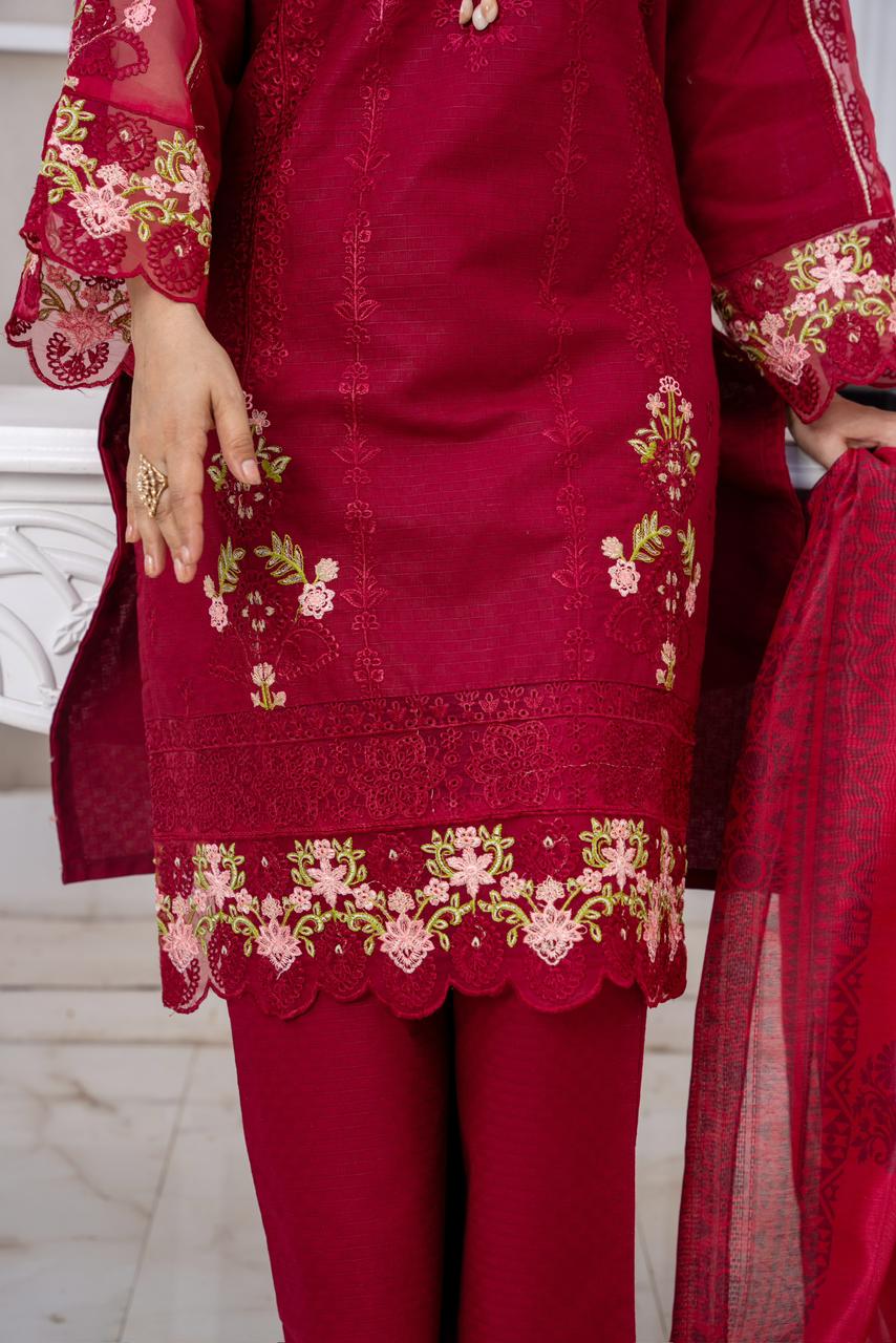 EMBROIDERED LIGHT KHADDAR 3 PIECE SUIT