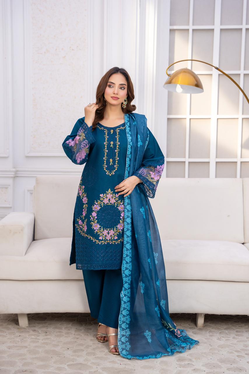 EMBROIDERED LIGHT KHADDAR 3 PIECE SUIT