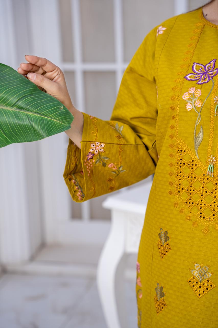 EMBROIDERED LIGHT KHADDAR 3 PIECE SUIT