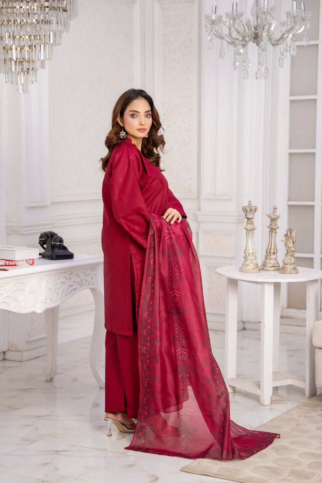 EMBROIDERED LIGHT KHADDAR 3 PIECE SUIT